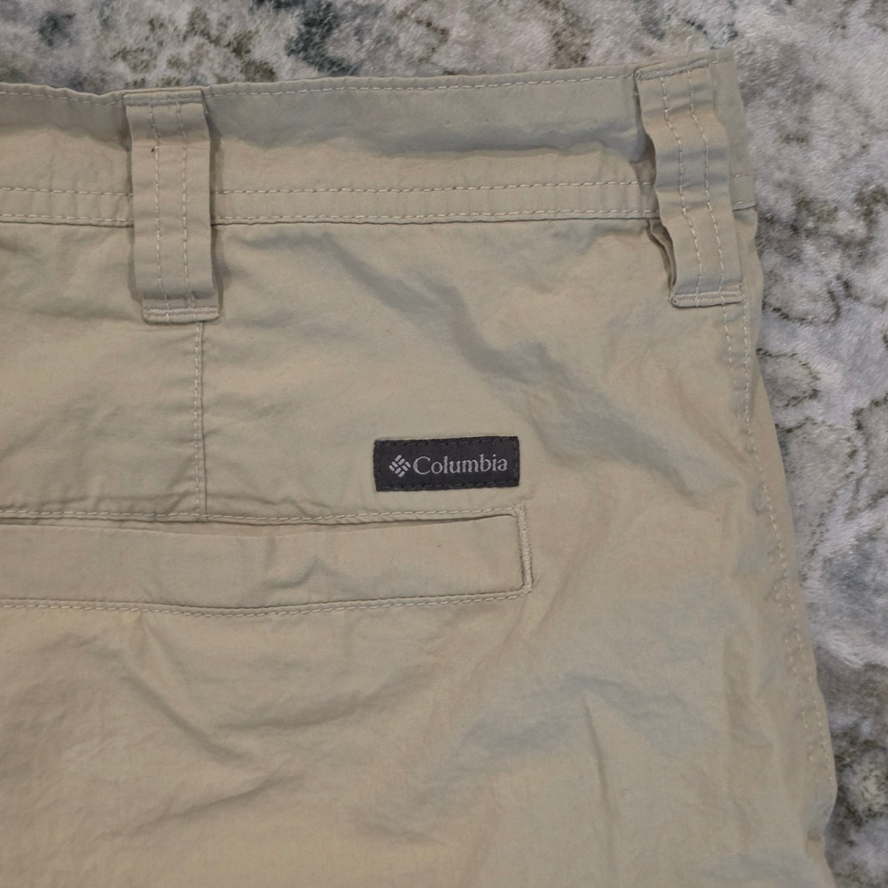 Columbia Sportswear Mens Tan Khaki Hiking Shorts Size 40W 10L Flat Front Utility - Picture 4 of 4